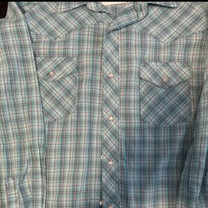 Wrangler long sleeve pearl snap shirt